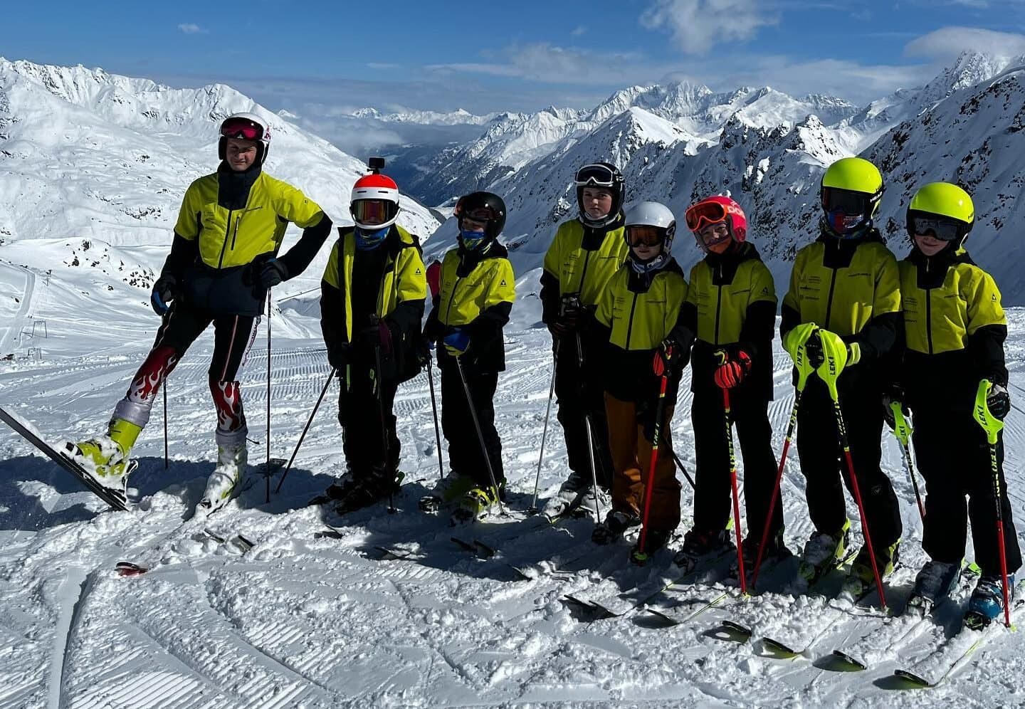 Zawodnicy Frogs SKI & SUN